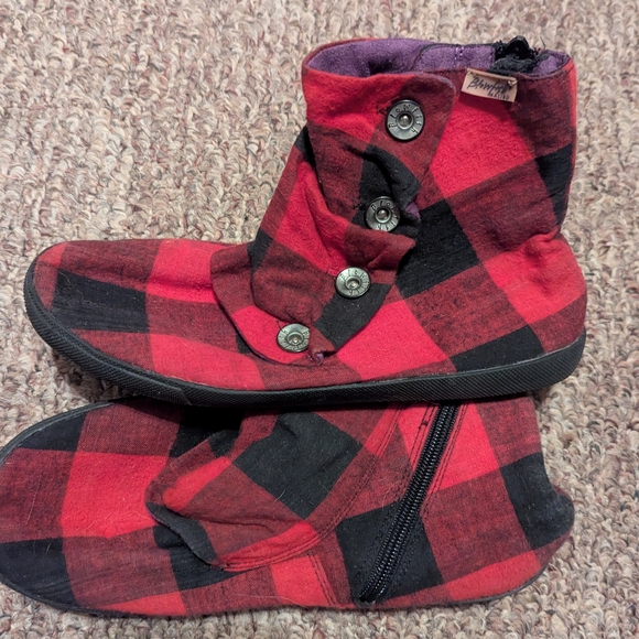 Blowfish Red and Black Plaid Boots - Picture 1 of 2